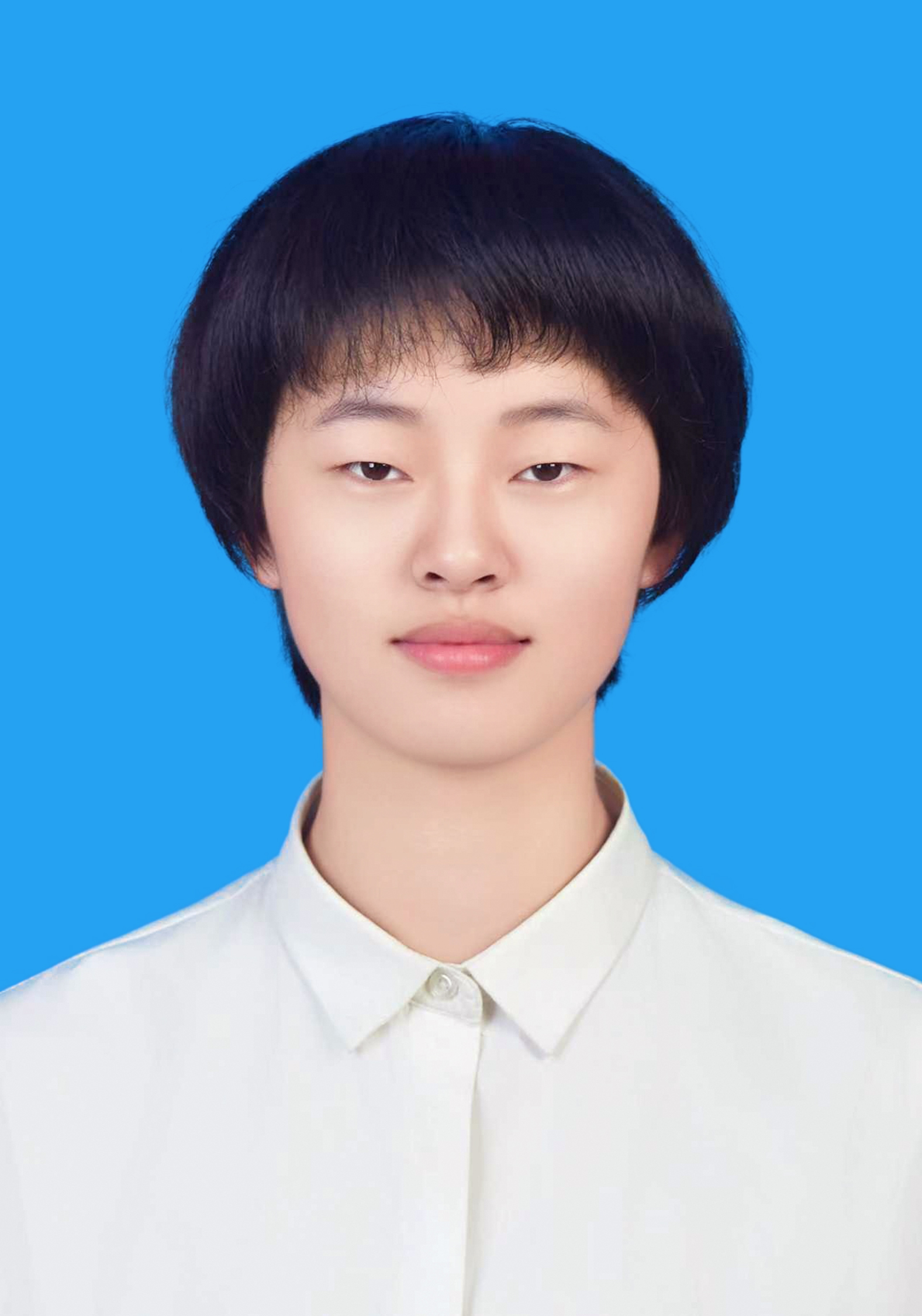 李昕谣 头像